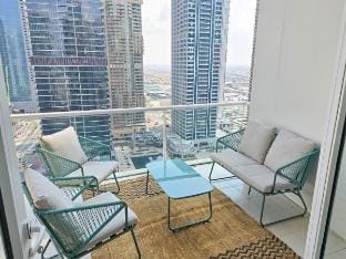 Huge Duplex for Creative Inspiration! Vacation rental in Dubai