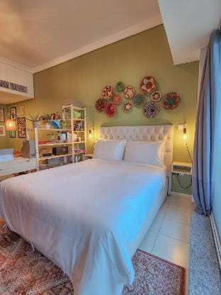 Rustic Elegance by the Lake: Studio CABIN in JLT. Vacation rental in Dubai