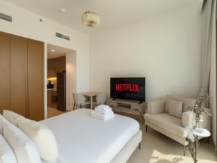 Bright & Modern Stay in Al Furjan - Amber by Azizi Vacation rental in Dubai