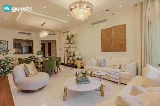 Luxurious 2BR Haven in Iconic Palm Jumeirah Vacation rental in Dubai