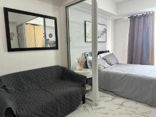 Staycation@Azure UrbanResidences near NAIA airport Apartment in Paranaque