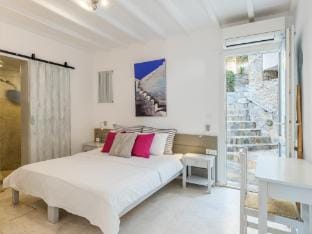 BayBees Sea View Residence Apartment in Mykonos, Mikonos 846 00, Greece