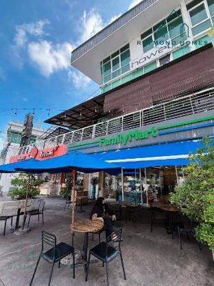 Bleu Bay Glasshouse Apartment in George Town