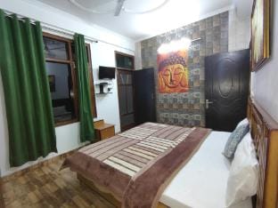Snowfall View In Kasauli by Splendid Hotels Vacation rental in Himachal Pradesh