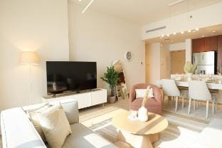 Dream Vacation Apartment in La Rive 1 Vacation rental in Dubai