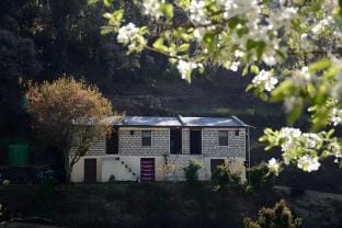 Kaphal Kanarkha Homestay Vacation rental in Uttarakhand