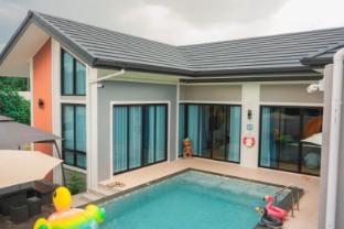 Fedora Moon Pool Villa Khanom 4 ห้องนอน 3 ห้องน้ำ Villa in Thailand