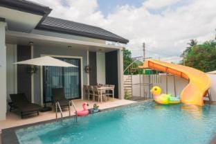 Fedora Moon Pool Villa Khanom 4 ห้องนอน 3 ห้องน้ำ Villa in Thailand