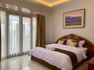 TiTa Private Villa, Nusa Dua Vacation rental in Kuta Selatan