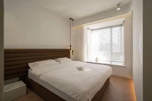Cozyland- 新天地侘寂风轻奢美宅 | 摩登东方三房 ·上海Top系列高端民宿 Apartment in Shanghai