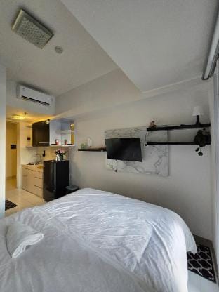 Tokyo Riverside Apartment Studio Vacation rental in West Java
