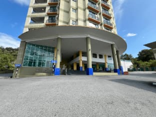 Marina Teluk Batik by Manhattan Group Apartment in Perak