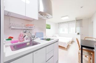 Gangnam Yangjea Citizen’s Forest Station 500m Vacation rental in Seoul
