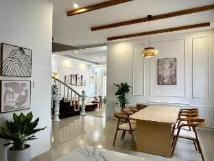 *Villa 7 BR * POOL* Big group* Near Han bridge Villa in Da Nang