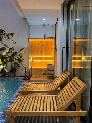 Modern 6 bedrooms POOL villa - near Han bridge Villa in Da Nang