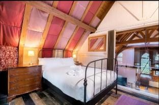 Curbridge Chapel Vacation rental in England