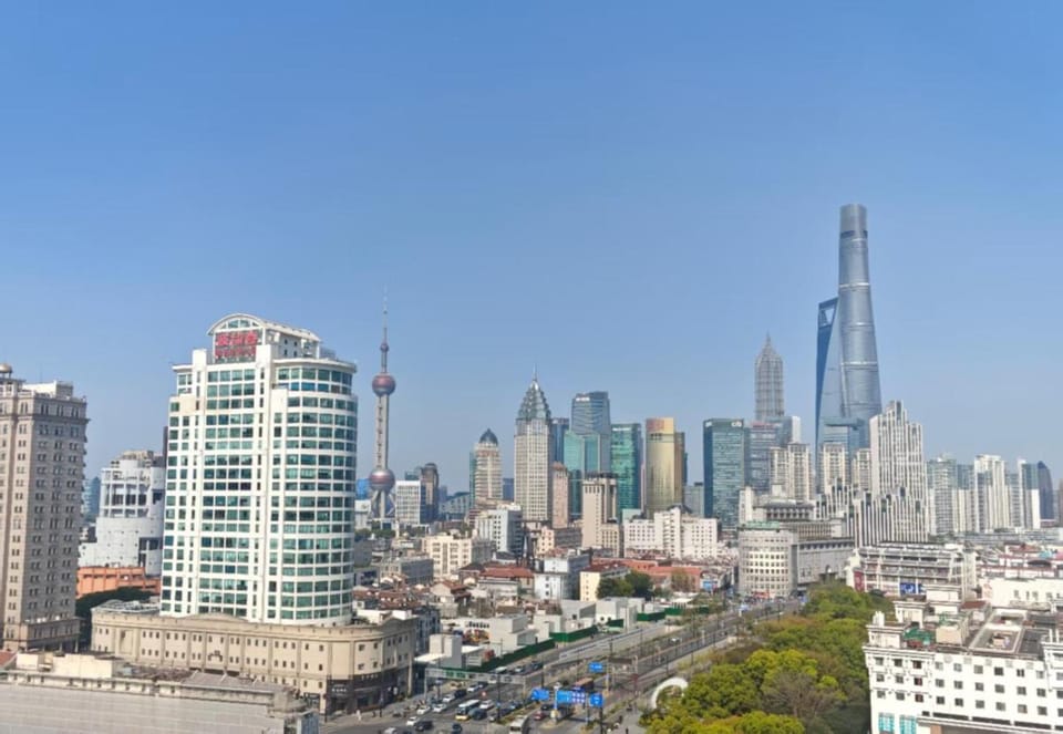 Pure home位于豫园的超大三卧室公寓-双卫浴-步行至豫园 南京路 靠近外滩 超美装修享受度假 Apartment in Shanghai