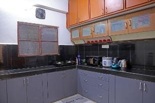 Royal Residency 3bhk -III, Near Cyber Towers Vacation rental in Hyderabad