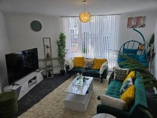 Glams luxury flat Vacation rental in Wolverhampton
