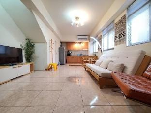 Shilin Night Market@MRT 5min Relaxed condo for 1-8 Apartment in Taipei City