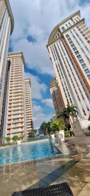 Luxury coastal, Grand Canal view Apartment in Makati