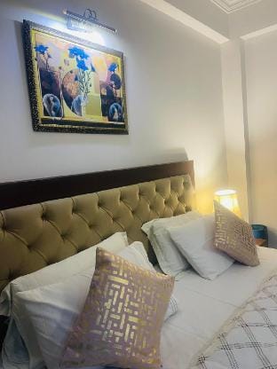 Townmanor Luxury Room, Sector 137 Noida Vacation rental in Noida