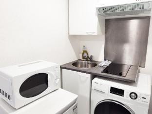 Bright Marais Studio | Near Hôtel de Ville & Seine Vacation rental in Paris