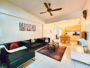 4-room home nestled in the heart of Prima Bayu Apartments, Klang Vacation rental in Selangor, Malaysia
