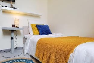 Bright Solo Studio by Hôtel de Ville/near metro Vacation rental in Paris