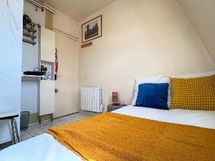 Charming Rooftop Stay by Hôtel de Ville Vacation rental in Paris