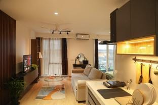 Airport Runway View from terrace|Coffee Maker|Luxe Apartment in Pune