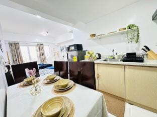 Cozy 2-Bed Studio 2-mins walk to Mines View Park Apartment in Baguio