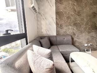 A Studio: Heart of Mandaue Steps from SM JMall Vacation rental in Lapu-Lapu City