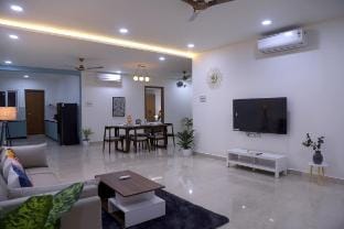 Lotus Pond-3BHK AC @BanjaraHills Vacation rental in Hyderabad