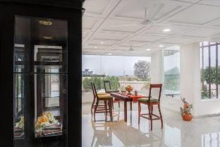 Olivewood Farmstay | 3BHK with Pool by Homeyhuts Vacation rental in Hyderabad