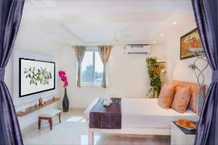 Olivewood Farmstay | 3BHK with Pool by Homeyhuts Vacation rental in Hyderabad