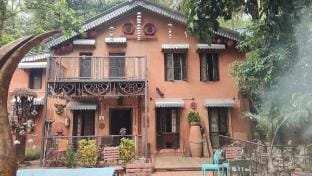 Itika Homestay 2BR| Cultural Retreat by homeyhuts Vacation rental in West Bengal