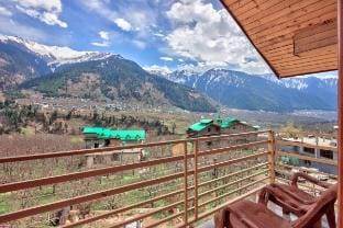 The Applewood Cottage -03BR(SF) by Homeyhuts Vacation rental in Himachal Pradesh