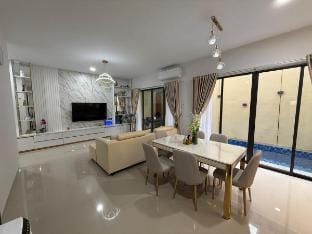 RV-Villa 4 bedrooms&Private Pool Vacation rental in Riau Islands, Indonesia