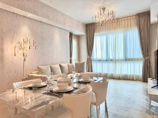 Luxury Spacious 2BR in Palm Jumeirah Vacation rental in Dubai