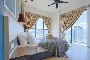 Luxurious TRX Corner Dual Balconies + 2 Bedrooms Vacation rental in Federal Territory of Kuala Lumpur