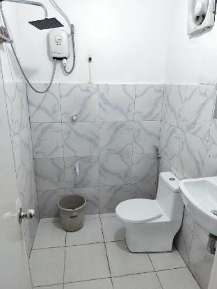 TobyHouse EclipseVilla AC•WiFi •GenSet•Hotshower Villa in General Luna
