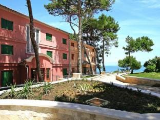 Apartment in Veli Losinj by the Beach Apartment in Primorje-Gorski Kotar County