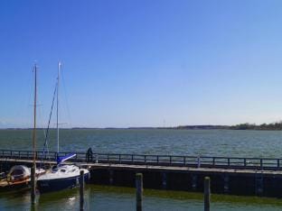 Hausboot Schwimmendes Haus in Ribnitz-Damgarten Docked boat in Mecklenburg-Vorpommern, Germany