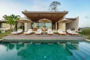 Villa Kai Lani - fully staffed private luxury 4-bd Villa in West Praya
