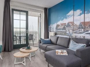 House in Volendam with Marina View Apartment in Volendam