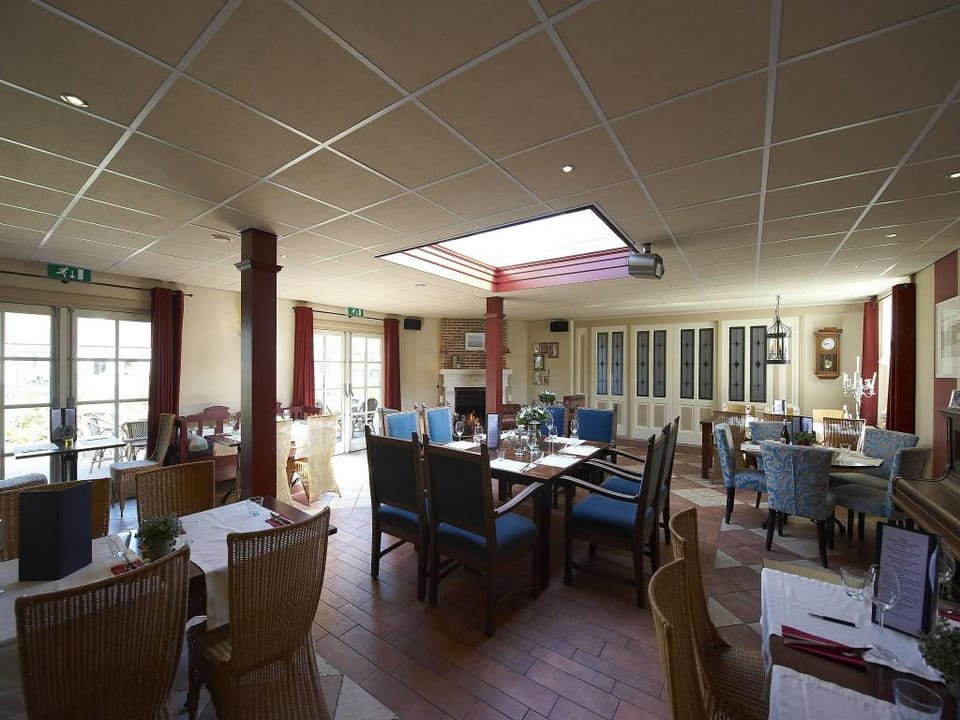 Pet-Friendly Coastal Villa Hotel in Hippolytushoef