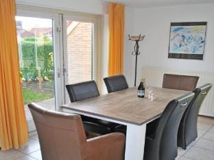 Bungalow near Breskens beach and lighthouse Vacation rental in Zeeland, Netherlands