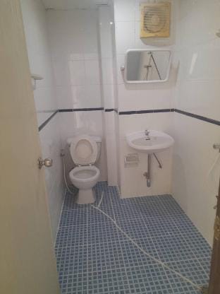 离粉线轻轨Minburi 市场100米公寓可做饭健身短租或长租 Vacation rental in Bangkok