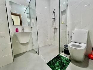 Karama. Newly furnished unit Vacation rental in Dubai